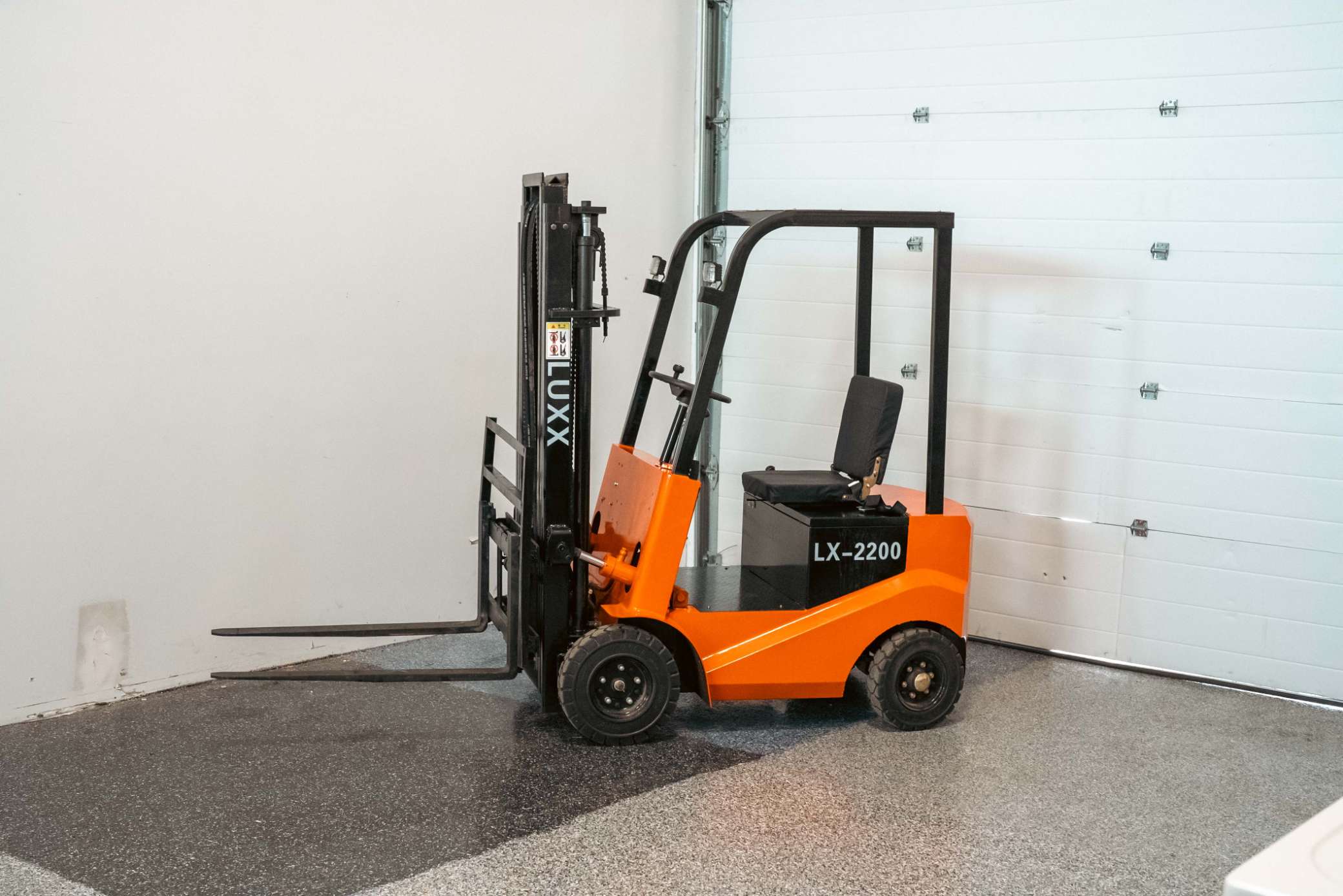LX-2200